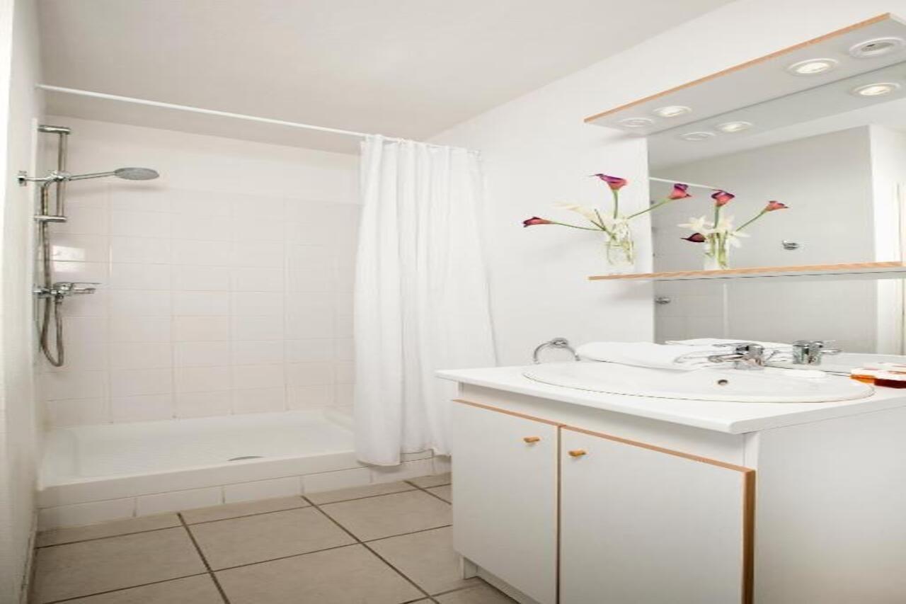 Sejours & Affaires Caen Le Clos Beaumois Екстериор снимка