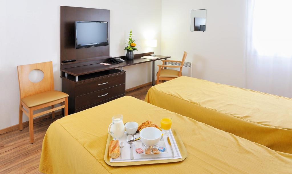 Sejours & Affaires Caen Le Clos Beaumois Екстериор снимка