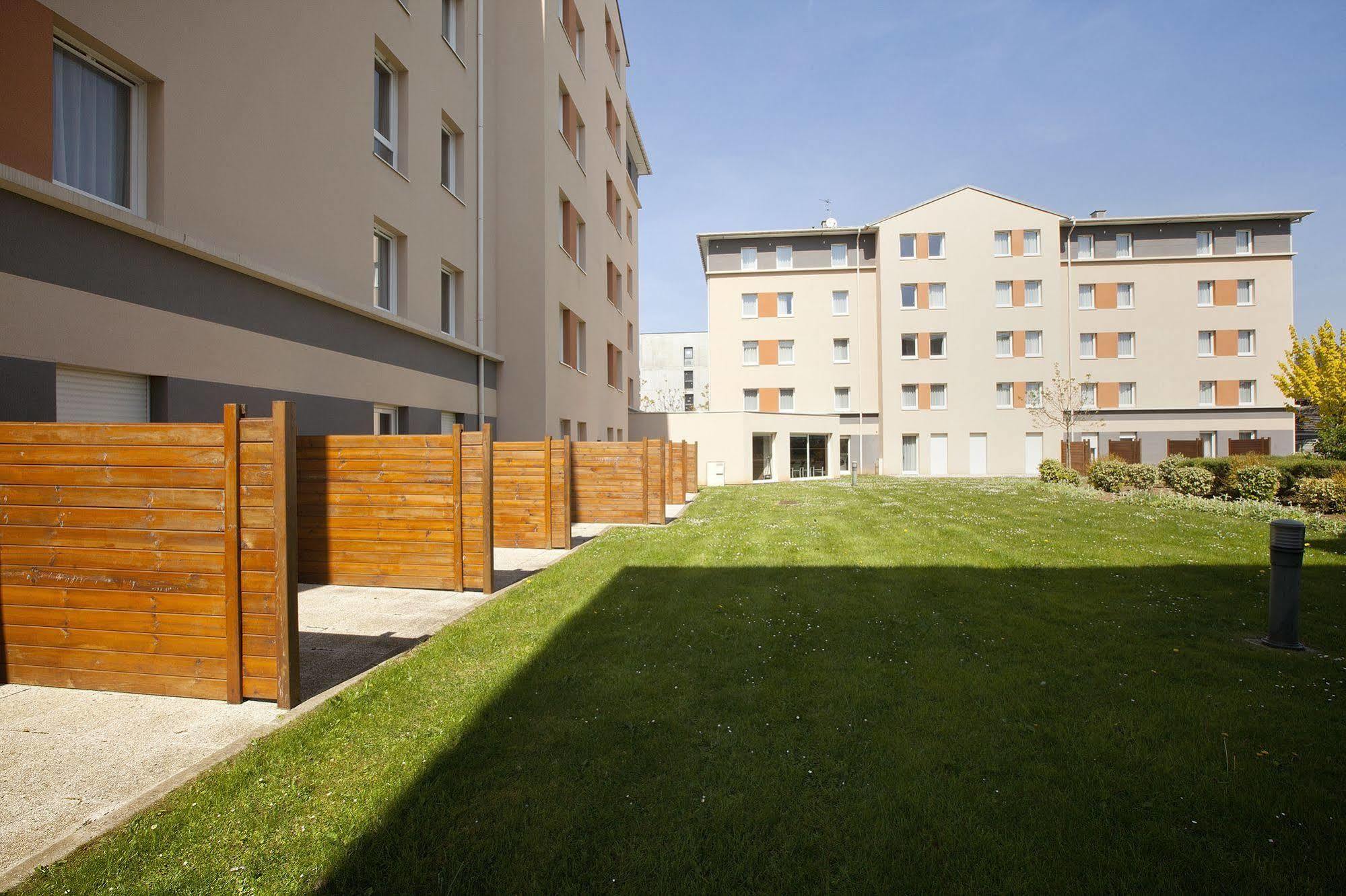 Sejours & Affaires Caen Le Clos Beaumois Екстериор снимка