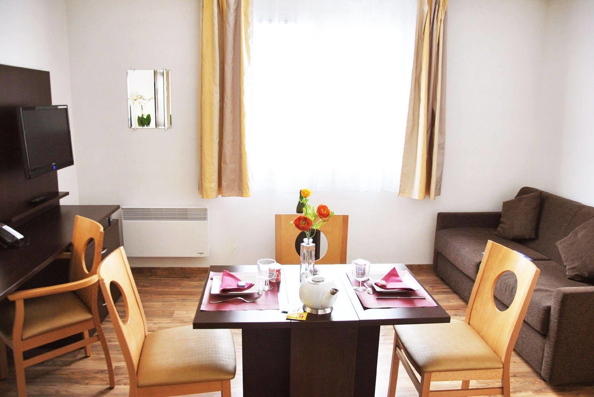 Sejours & Affaires Caen Le Clos Beaumois Екстериор снимка