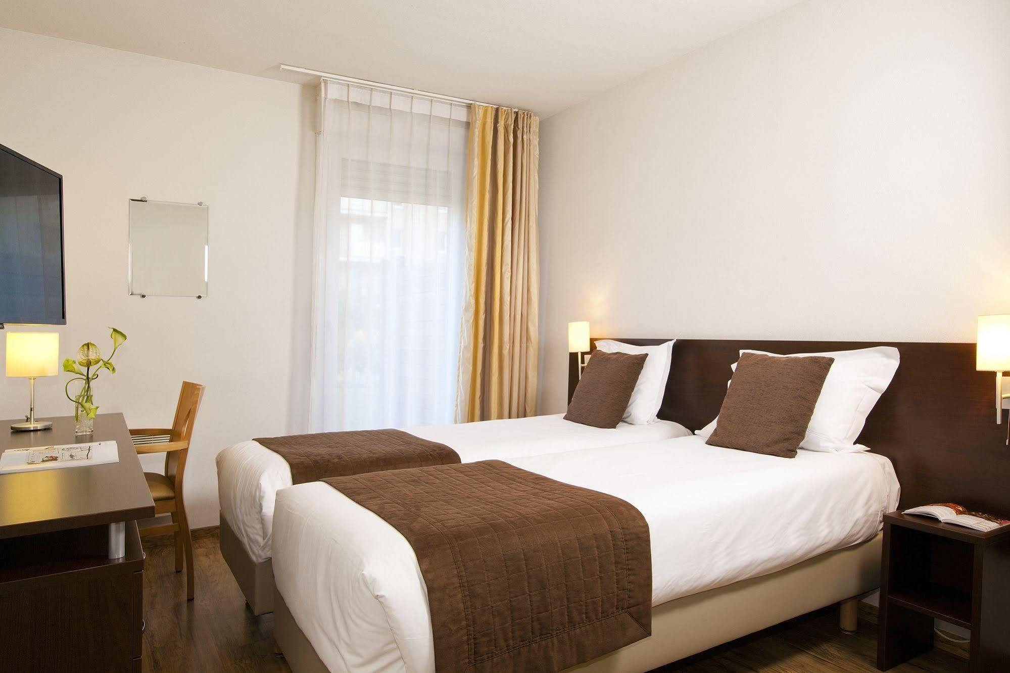 Sejours & Affaires Caen Le Clos Beaumois Екстериор снимка
