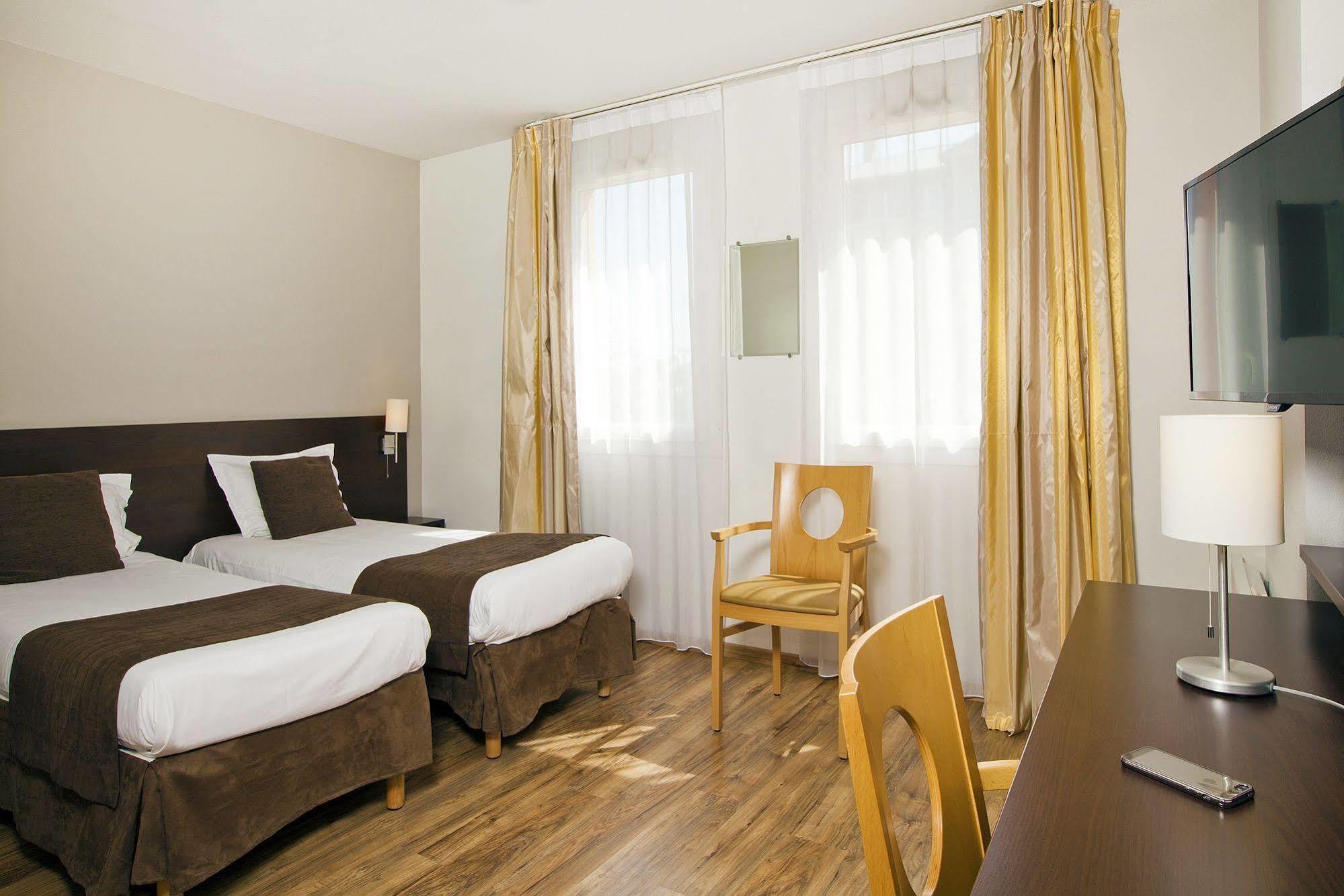 Sejours & Affaires Caen Le Clos Beaumois Екстериор снимка