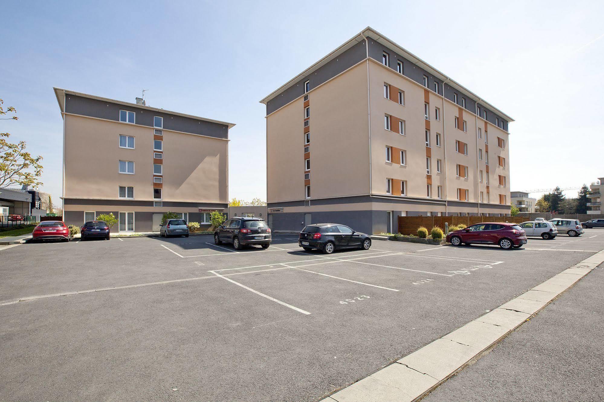 Sejours & Affaires Caen Le Clos Beaumois Екстериор снимка
