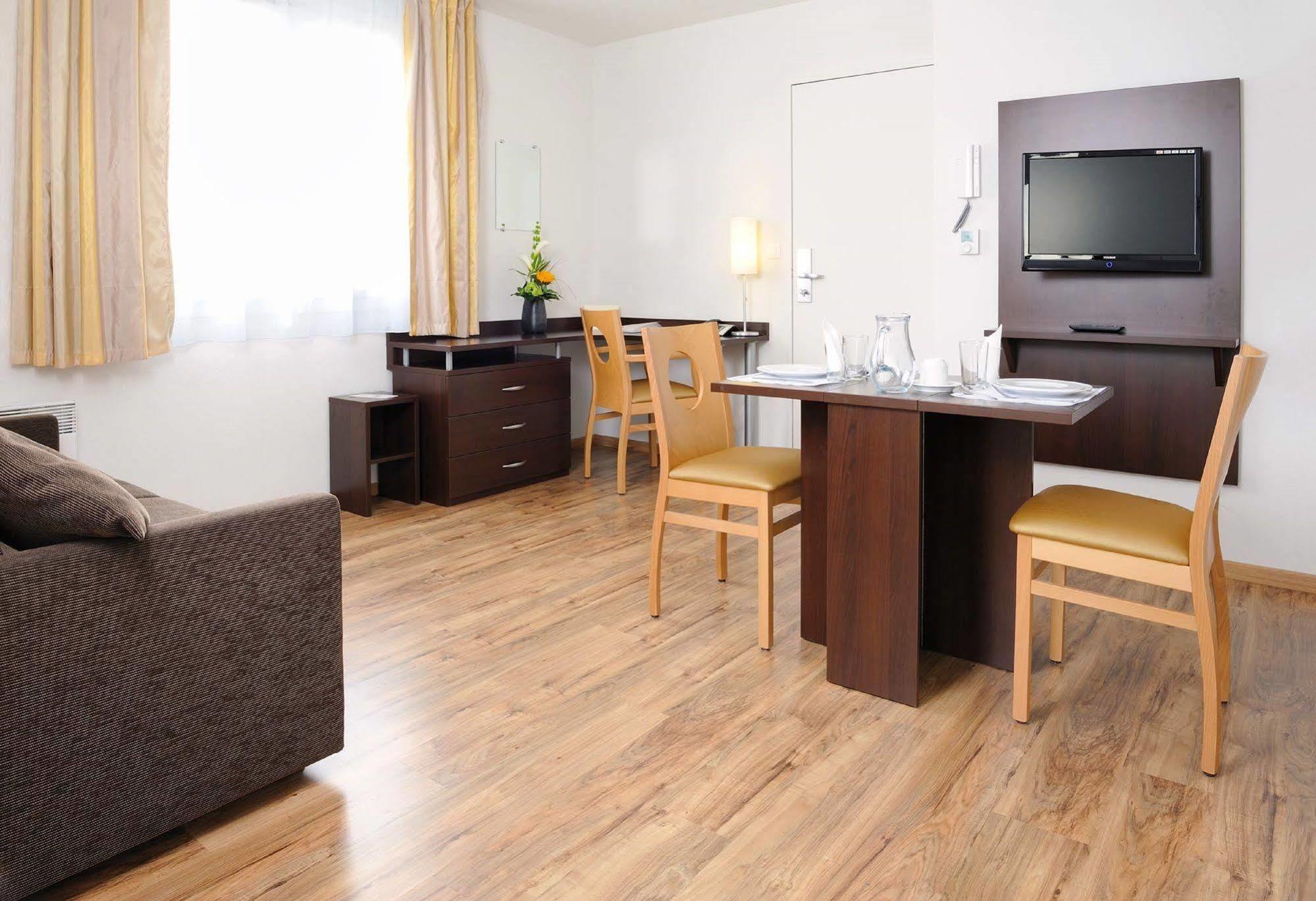 Sejours & Affaires Caen Le Clos Beaumois Екстериор снимка