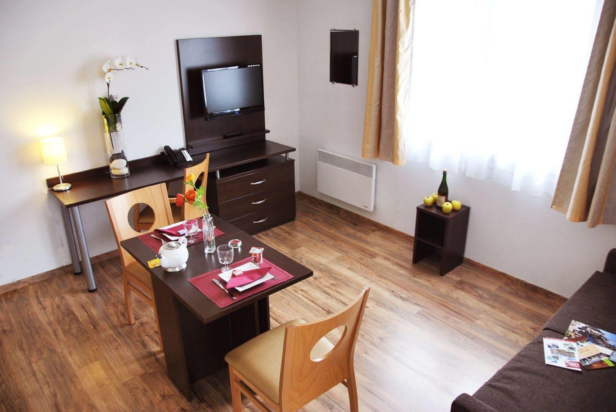 Sejours & Affaires Caen Le Clos Beaumois Екстериор снимка