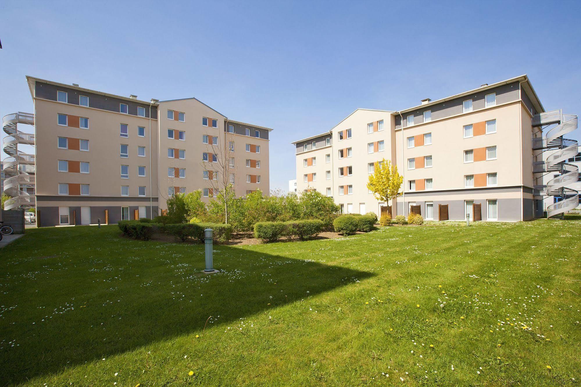 Sejours & Affaires Caen Le Clos Beaumois Екстериор снимка