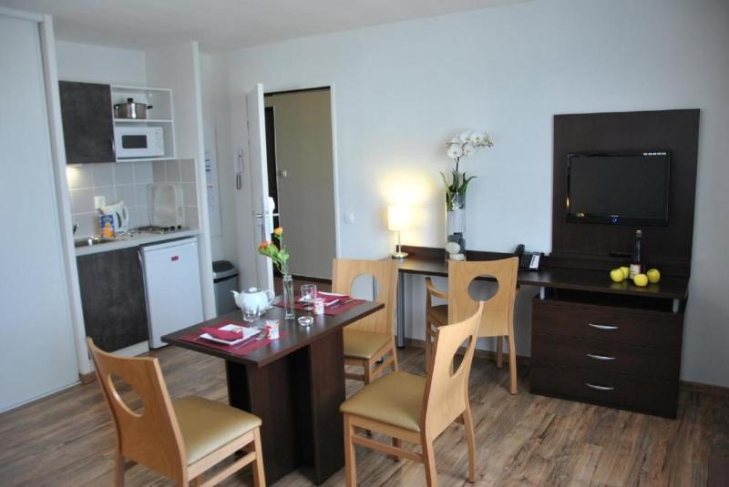 Sejours & Affaires Caen Le Clos Beaumois Екстериор снимка
